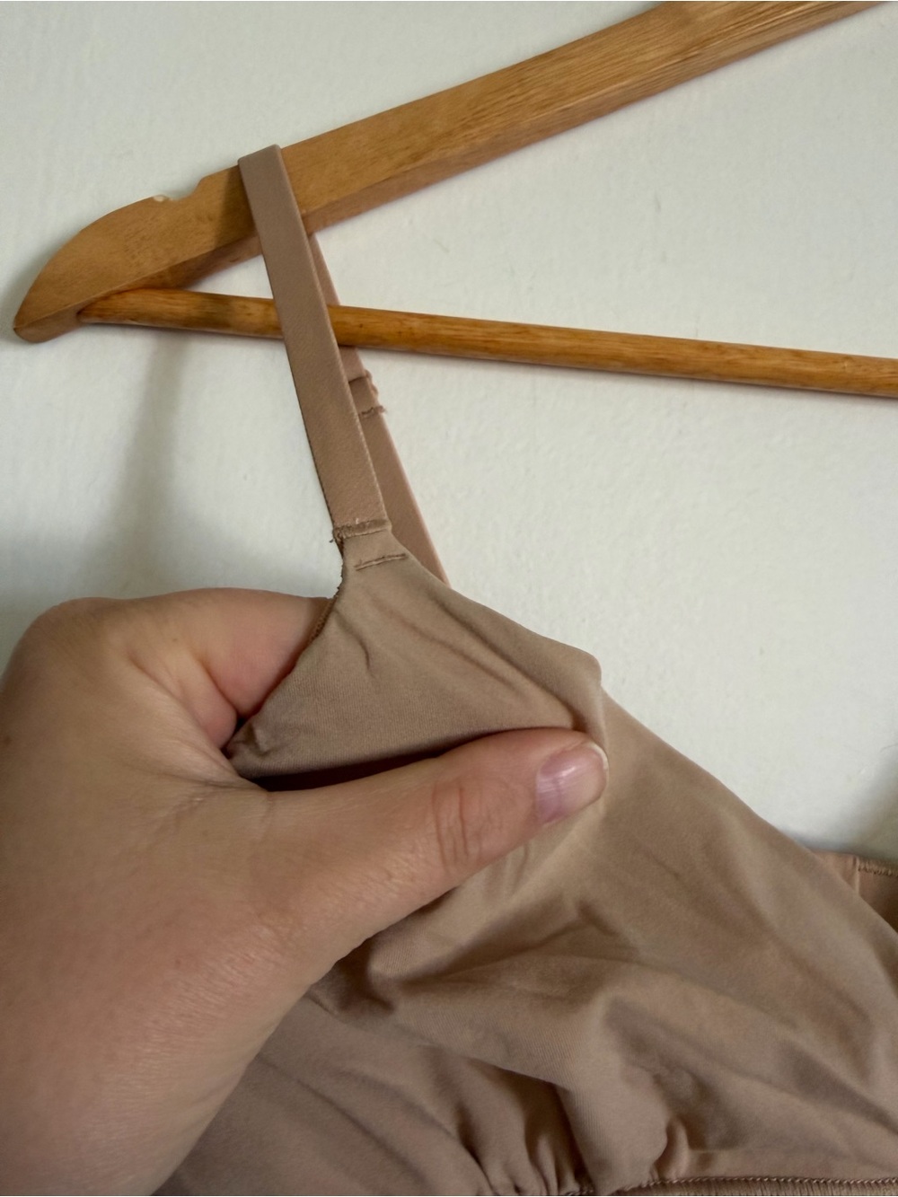 SKIMS Light Tan Wear Everywhere Bralette size Medium - Picture 4 of 6